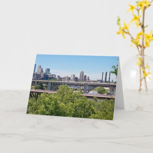 Minneapolis Skyline en Bridges Kaart (Gele Bloem)
