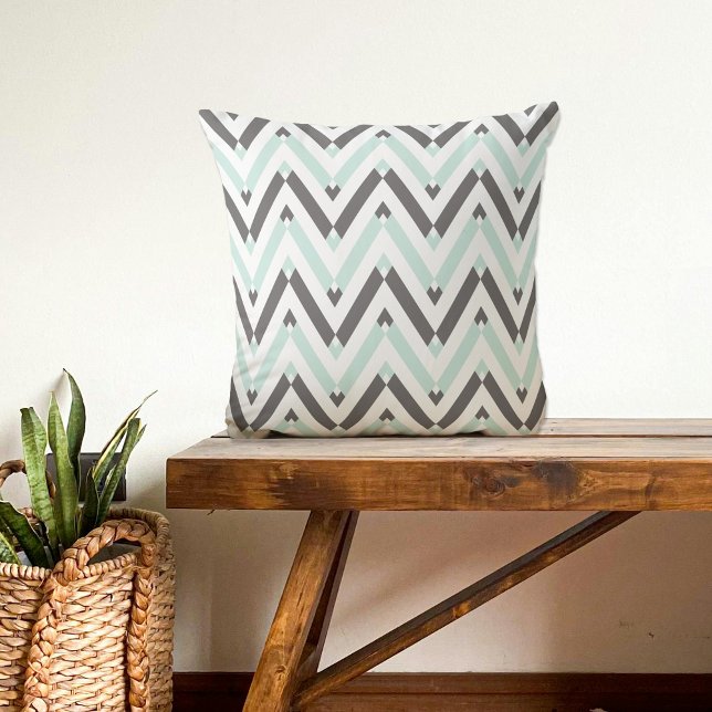 Mint Blue Grey White Geometric Chevron Pattern Kussen (Creator heeft geüpload)