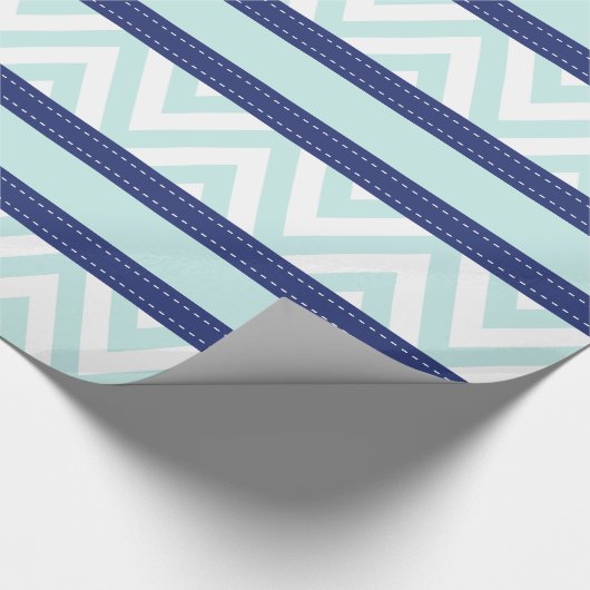 Mint Blue & Navy Stripes Chevron Pattern Cadeaupapier (Hoek)