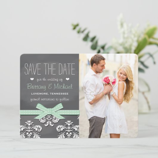 Mint Chalkboard Lace en Bow Save the Date Card (Staand voorkant)