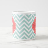 Mint en Coral Chevron Custom Monogram Jumbo Mok (Voorkant)