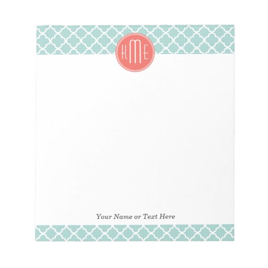 Mint en Coral Quatrefoil met aangepast Monogram Notitieblok (Voorkant)