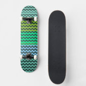 Mint en groen Chevron Zigzag Stripe Pattern Skateboard (Voorkant)