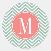 Mint en koraal Chevrons met aangepast monogram Ronde Sticker (Voorkant)