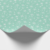 Mint Green and White Snowflake Doodle Holiday Cadeaupapier (Hoek)