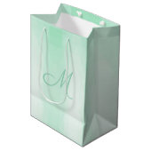 Mint Green Monogrammed Moderne Sjabloon Elegant Medium Cadeauzakje (Voorkant Gekanteld)