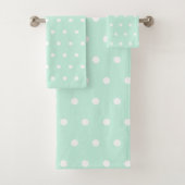 Mint Green Polka Dot Bad Handdoek (Insitu)