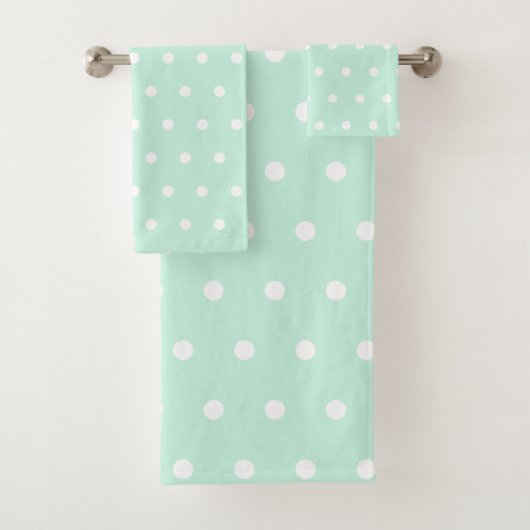 Mint Green Polka Dot Bad Handdoek (Insitu)