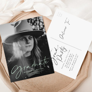 Mint Green Stylish Script Photo Graduparty Uitnodiging Briefkaart