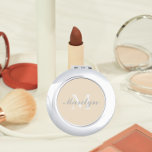 Miroir De Poche Champagne Bridesmaid Initial et nom<br><div class="desc">Un miroir compact personnalisé pour votre femme de chambre ou femme d'honneur mariage qui a son nom et son initiale sur un arrière - plan de couleur champagne tendance. Modifier pour remplacer l'initiale et le nom. Sélectionnez votre style de miroir compact.</div>