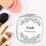 Miroir De Poche Flores de lavande de Bridesmaid<br><div class="desc">Décoré de fleurs de lavande et de verdure d'eucalyptus. Personnalisez et ajoutez le nom de votre servante. Script de style manuscrit noir.</div>