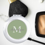 Miroir De Poche Sage Green Bridesmaid Initial et nom<br><div class="desc">Un miroir compact personnalisé pour votre femme de chambre ou femme d'honneur mariage qui a son nom et son initiale sur un arrière - plan vert sage et tendance. Modifier pour remplacer l'initiale et le nom. Sélectionnez votre style de miroir compact.</div>