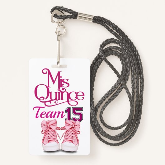 Mis Quince Team 15 Badge - Bekijk terug (Voorkant met draagriem)