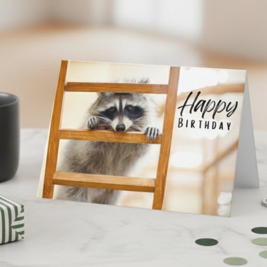 Mischievous Raccoon Verjaardag Kaart
