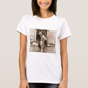 misdadiger in walgelijk protest t-shirt