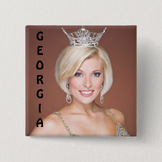 Miss Georgia Buttonnen Vierkante Button 5,1 Cm