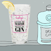 Misschien water. Misschien is het gin. Roze. Geper Glas