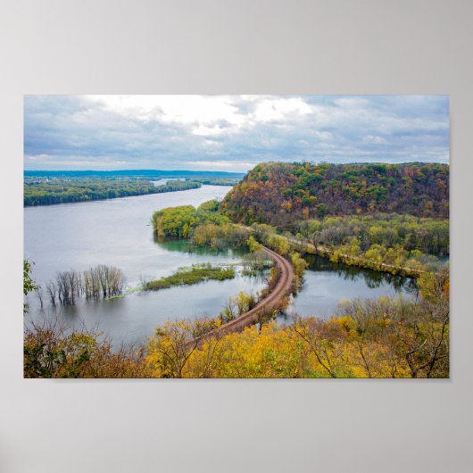 Mississippi River en Wooded Bluffs Poster (Voorkant)