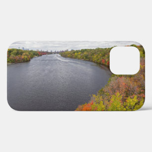 mississippi rivier en beboste banken in minneapoli iPhone 12 pro hoesje