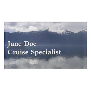 Misty Alaskan Zee in de schaduw van Blue Naambadge