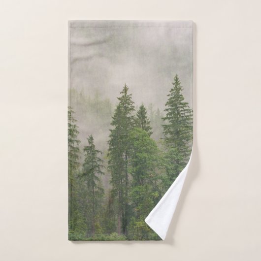 Misty Foggy Forest Bomen Handdoek (Handdoek)