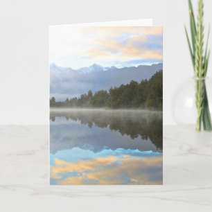 Misty Lake Trees Reflection Tranquil Natuur Foto Kaart