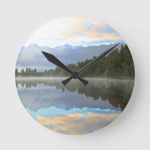 Misty Lake Trees Reflection Tranquil Natuur Ronde Klok