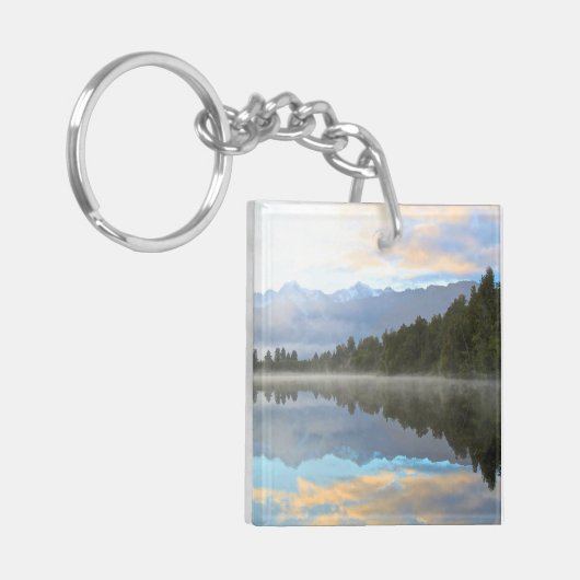 Misty Lake Trees Reflection Tranquil Natuur Sleutelhanger (Voorkant Links)
