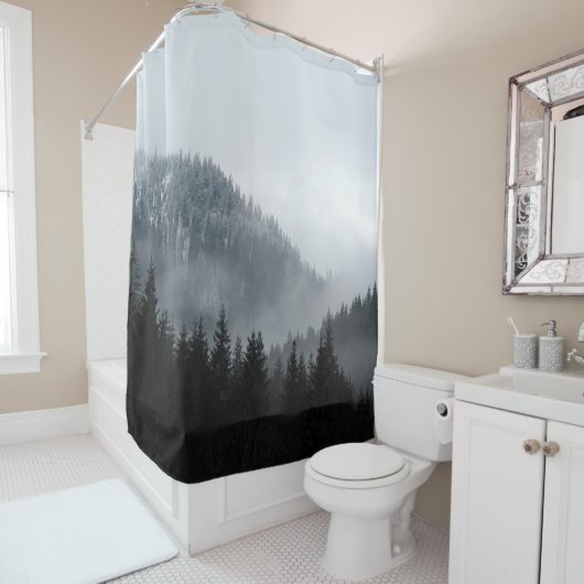 Misty Mountain Forest: Schilderachtig landschap Ui Douchegordijn (In situ)