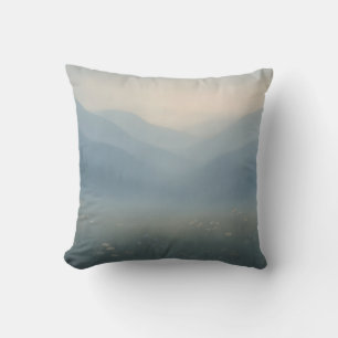 Misty Mountain Landscape Sierkussen