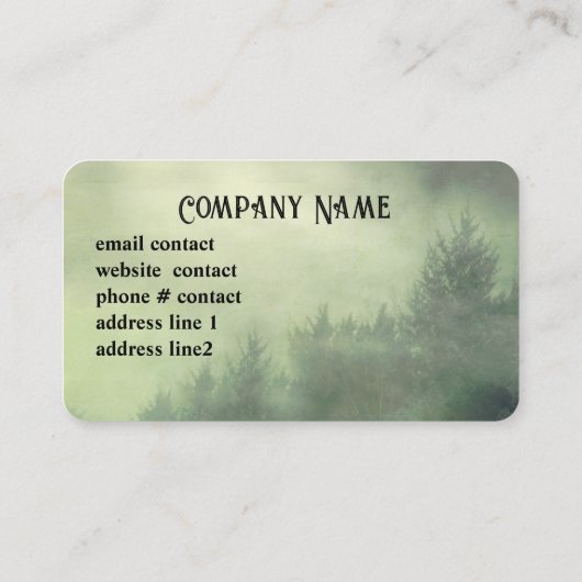 Misty pijnbomen in mist natuur landschap groen visitekaartje (Achterkant)