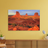 Mittens, monument valley, AZ Canvas Afdruk (Insitu (Woonkamer))