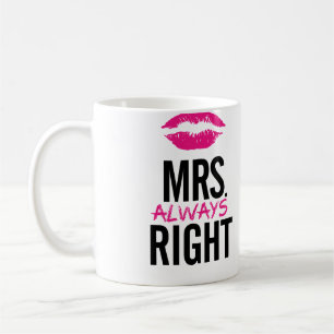 Mme tasse toujours droite de lèvres