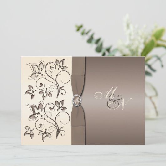 Mocha en Ivoor Floral Monogram Uitnodiging (Staand voorkant)