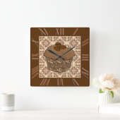 Mocha/Koffee Frosted Cupcake, Lace Background Vierkante Klok (Huis)