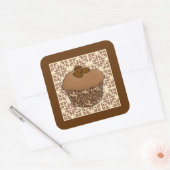 Mocha/Koffee Frosted Cupcake, Lace Background Vierkante Sticker (Envelop)