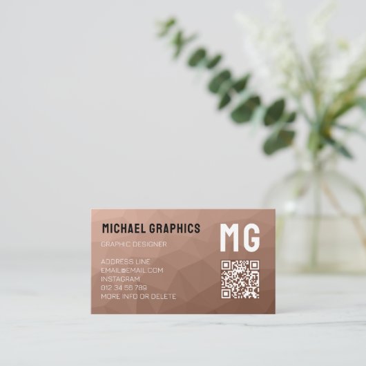 Mocha Mousse Bruin geometrische mesh QR-code Monog Visitekaartje (Staand voorkant)