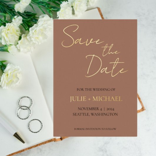 Mocha Simple Style Wedding Sla de datum op Folie Uitnodiging