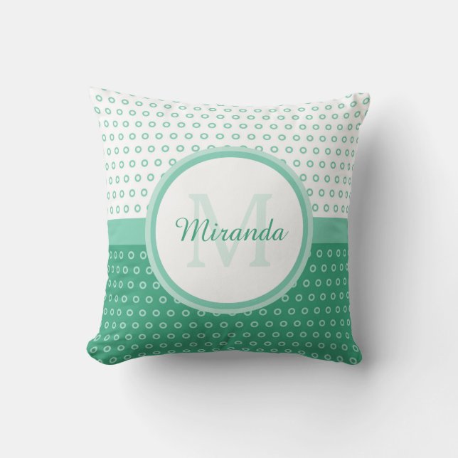 Mod Green en White Polka Dots Monogram met naam Kussen (Voorkant)