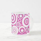 Mod roze en witte, concentrieke Retrocirkels Matglas Koffiemok (Voorkant rechts)