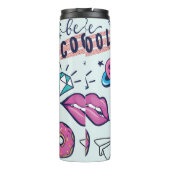 Mode patchbadges. Naadloos patroon met roze g Thermosbeker (Achterkant)