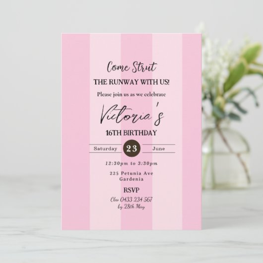 Mode Runway 16e Verjaardag Vrouwelijke Chic Girly Kaart (Staand voorkant)