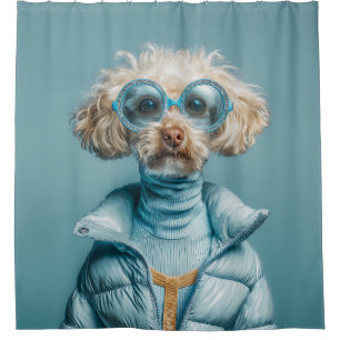 Modehond in blauwe outfit douchegordijn