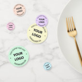 Modèle Confetti du groupe de texte du logo d'entre (Groupe)