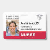 Modèle de badge d'infirmière moderne rouge RN avec (Avant)