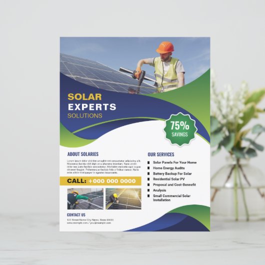 Modèle de brochure de solution d'expert solaire (Debout devant)