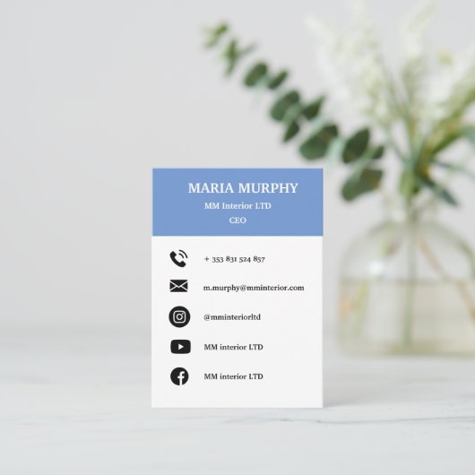 Modèle de carte de visite simple et professionnell (Debout devant)