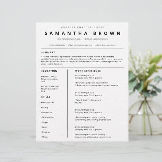 Modèle de CV simple moderne (Debout devant)