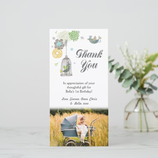 Modèle de filles d'anniversaire de note de Merci (Debout devant)