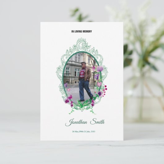 Modèle de la carte de programme Memorial (Debout devant)